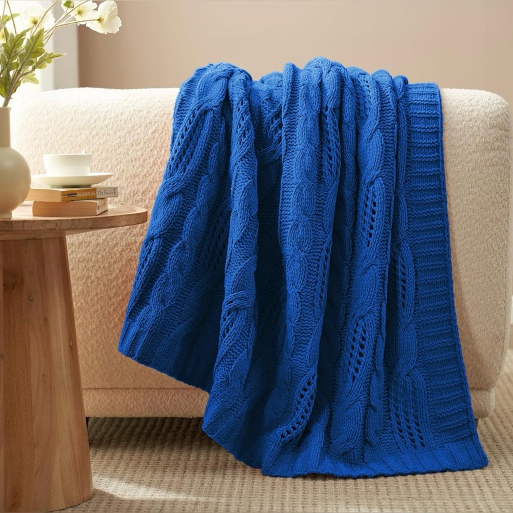 Amélie Home Cable Knitted, Chenille Chunky Knit Throw Blanket,Blue,50 x 60 - NWT